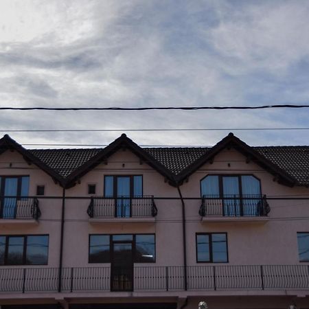 New House Hotel Curtea De Arges Exterior photo