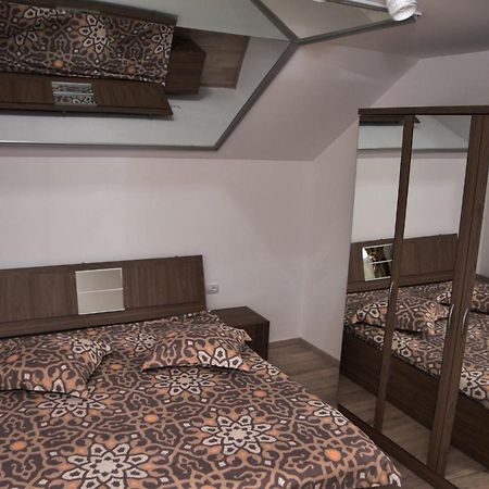 New House Hotel Curtea De Arges Exterior photo