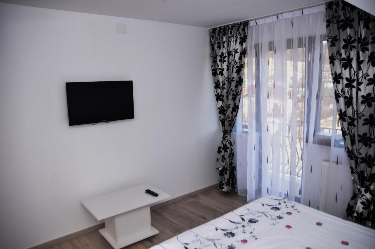 New House Hotel Curtea De Arges Exterior photo