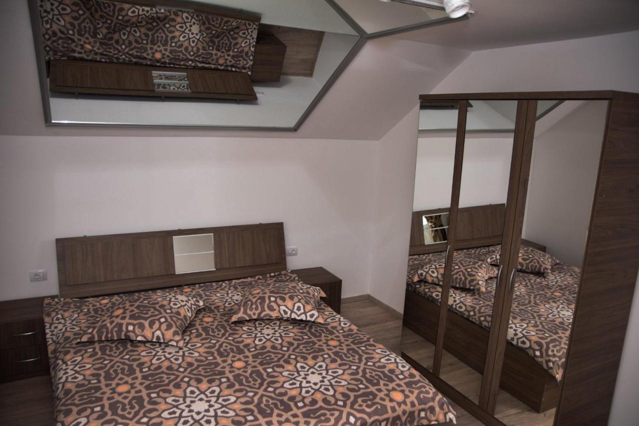 New House Hotel Curtea De Arges Exterior photo
